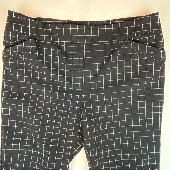 Reitmans Black and White Checkered Pants - Picture 5 of 10
